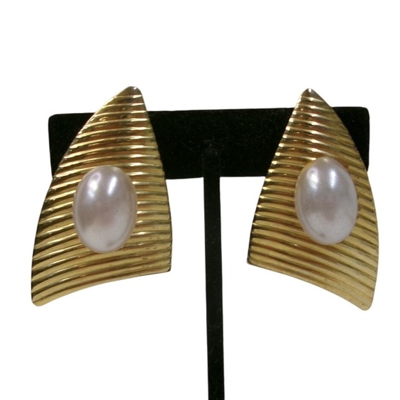 Vintage Gold Tone Faux Pearl Geometric Egyptian Revival Clip On Earrings - Picture 1 of 3